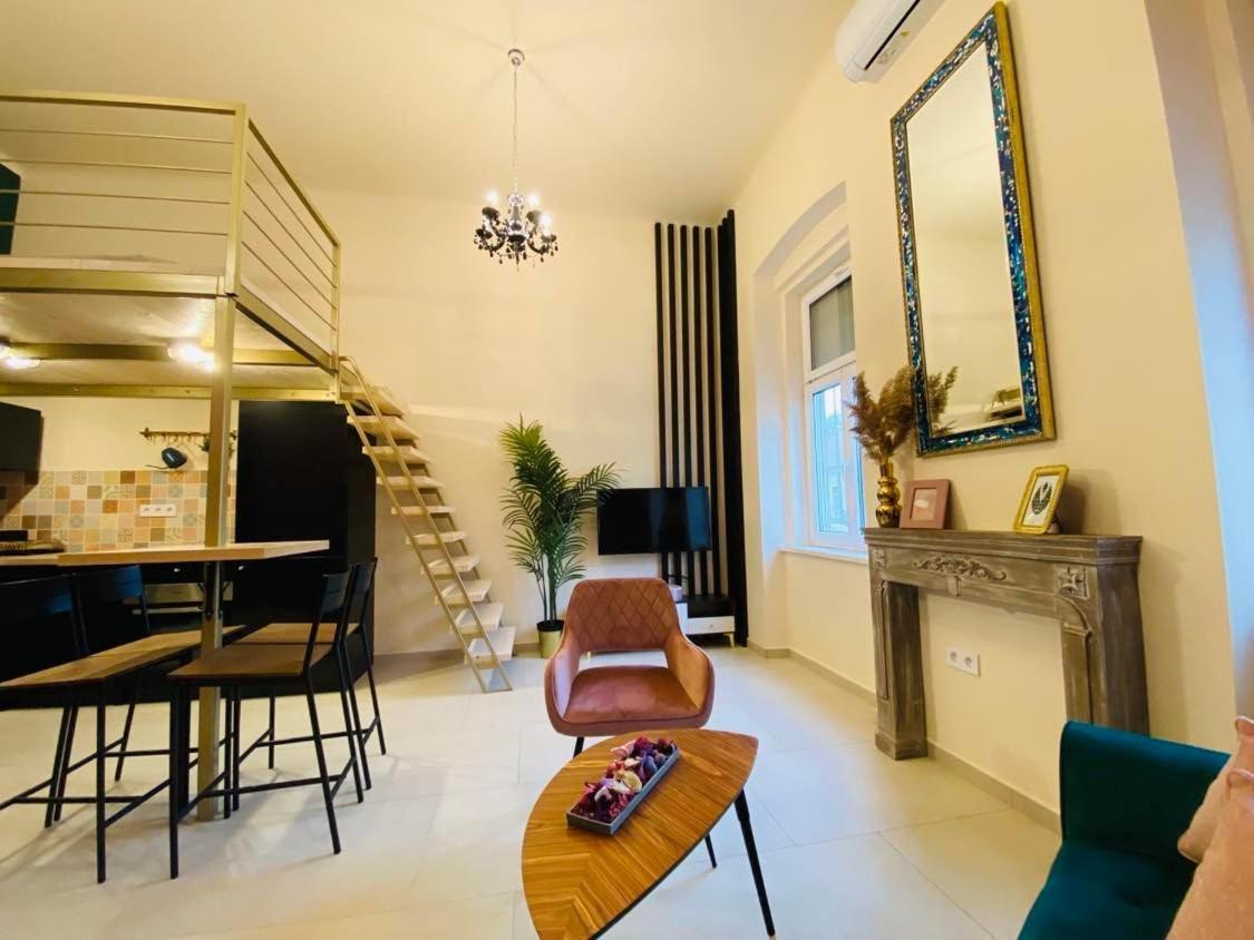 Delux Home City Center - Сегед Екстериор снимка